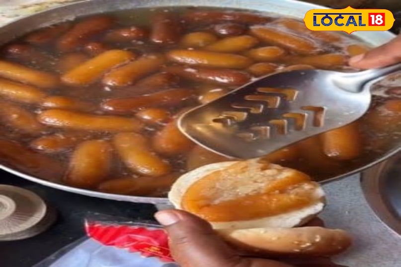 Gulab Jamun Burger This dish became very popular among the locals when it was introduced for the first time by Hasan Dairy. In this combo, the burger buns are lubricated with a lot of khova and then two sweet gulab jamuns are put on it. Although people still come here to try this dish, but many people still shy away from eating it. Gulab Jamun Burger This dish became very popular among the locals when it was introduced for the first time by Hasan Dairy. In this combo, the burger buns are lubricated with a lot of khova and then two sweet gulab jamuns are put on it. Although people still come here to try this dish, but many people still shy away from eating it.