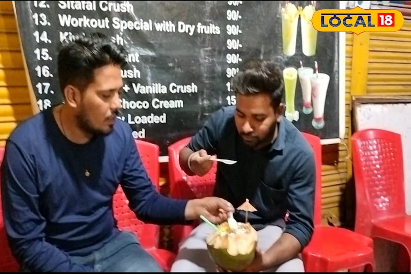 Coconut Crush Khargone, Khargone Street Food, Coconut Water Benefits, Malai Crush Drink, Khargone Food Special, local18, khargone letest news, Madhya Pradesh hindi news 