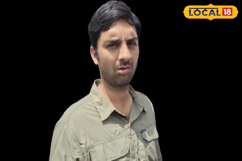 DFO नेहा श्रीवास्तव के पति भी डीएफओ है. उनके पति का नाम अधर गुप्ता है. वह भी 2016 से ही DFO है. वह मूल रूप से उत्तर प्रदेश के अलीगढ़ के रहने वाले है. वह बालाघाट के दक्षिण वन मंडल के डीएफओ है.