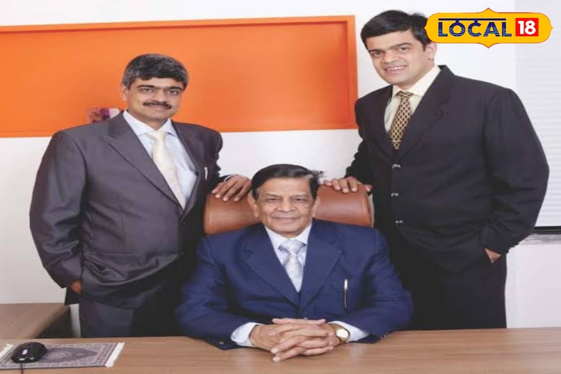 तीसरे नम्बर पर श्यामसुंदर मूंदड़ा का नाम आता है। उनकी नेटवर्थ ₹3500 करोड़ है उनकी कंपनी उजास एनर्जी सौर ऊर्जा के क्षेत्र में काम करती है। देश में ग्रीन एनर्जी को बढ़ावा देने में उनकी कंपनी का महत्वपूर्ण योगदान है। ‌ कविराज के बिजली विभाग में काम करने वाले श्यामसुंदर ने खुद की कंपनी बनाकर यह बड़ा मुकाम हासिल किया है।