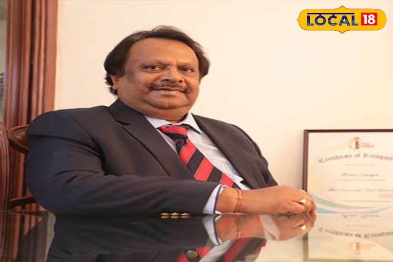 ₹1500 करोड़ की नेटवर्थ के साथ इंदौर के कारोबारी विमल तोड़ी पांचवें नंबर पर है उनकी कंपनी जयदीप इस्पात और अलाय स्टील एवं मिश्र धातु के क्षेत्र में काम करती है हुरून इंडिया रिच लिस्ट में उनका नाम शामिल है। उनका नाम इंदौर के चुनिंदा व्यवसाययों में शामिल है जिन्होंने अपने व्यापार को ऊंचाइयों तक पहुंचा है।