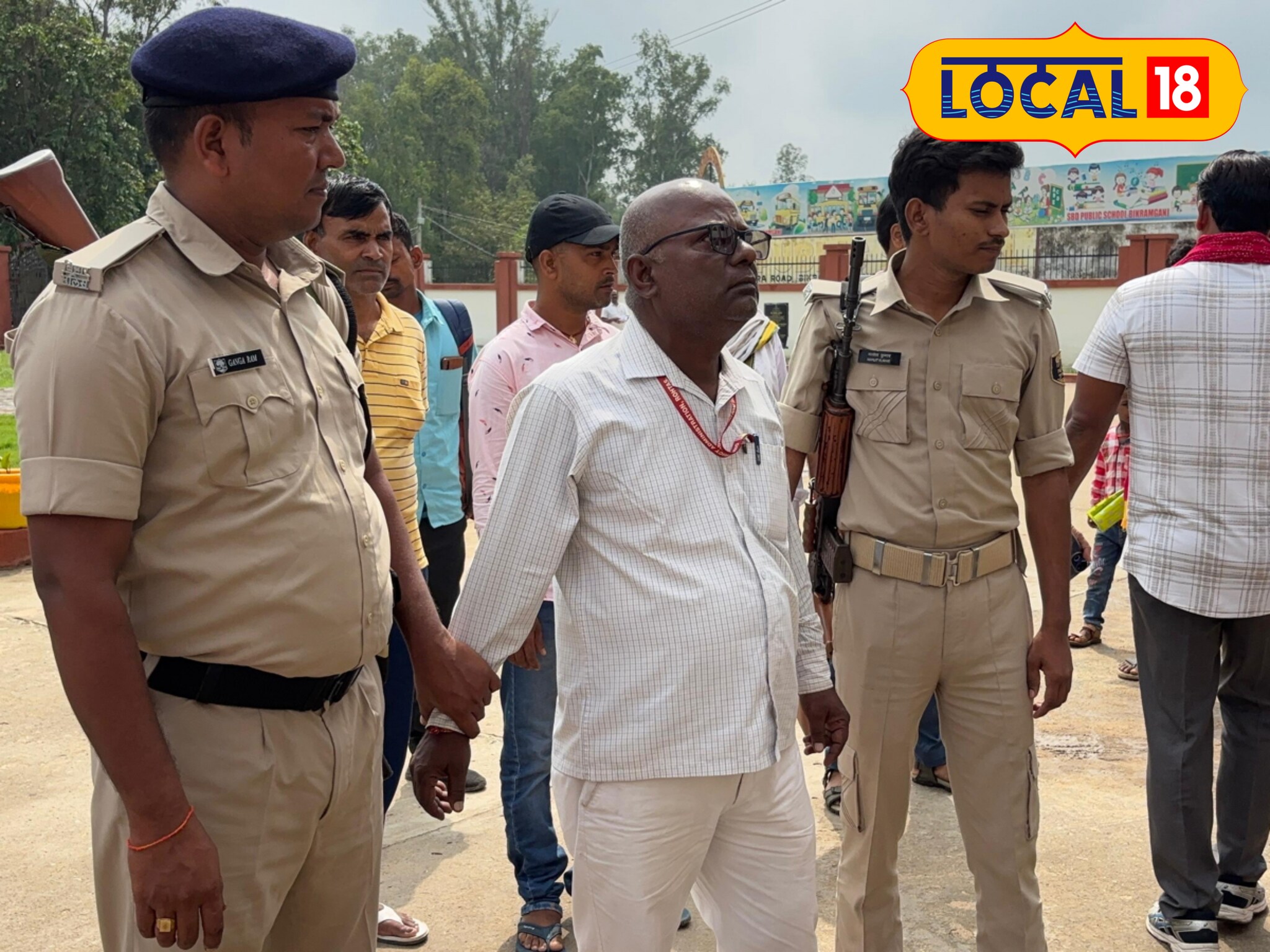 1.6 लाख रिश्वत लेते पकड़ाया था चपरासी, अब CCTV फुटेज से बदली कहानी