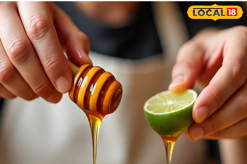 शहद में ऐसे गुण होते हैं, जो मिर्च काटने पर होने वाली जलन को कम कर सकता है. मिर्च काटने के बाद हाथों में जलन हो तो अपने हाथों में शहद लगा सकते हैं. आपको इस नुस्खे से आसानी से रास्ता हो सकता है.