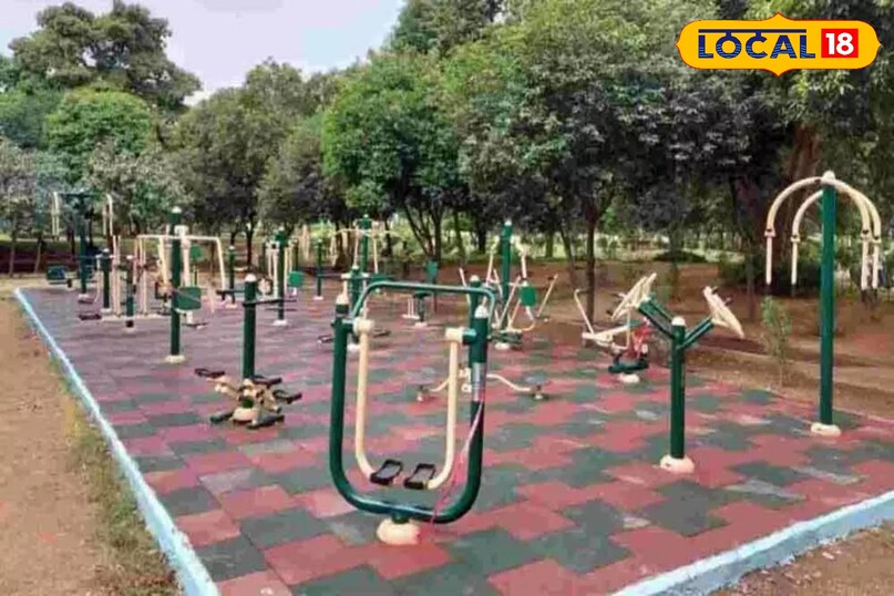 पब्लिक गार्डन हैदराबाद के ऐतिहासिक पब्लिक गार्डन में अब एक आधुनिक ओपन-एयर जिम भी है। GHMC द्वारा लगाए गए लगभग 27 फिटनेस उपकरण यहाँ के मनमोहक माहौल में व्यायाम का मौका देते हैं। यह जिम विशेष रूप से बुजुर्गों और महिलाओं के लिए उपयुक्त है।