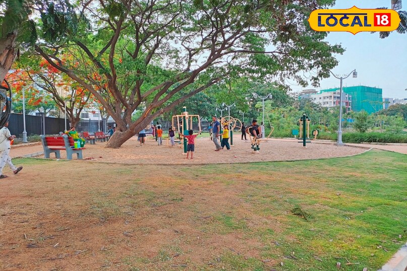 मलकपेट चेरुवु पार्क मलकपेट इलाके में स्थित यह पार्क सुबह-शाम की सैर और हल्के व्यायाम के लिए एक शांत जगह प्रदान करता है। GHMC की पहल के तहत यहाँ लगाए गए ओपन-जिम उपकरणों ने स्थानीय निवासियों के लिए बाहरी कसरत को आसान और सुविधाजनक बना दिया है।