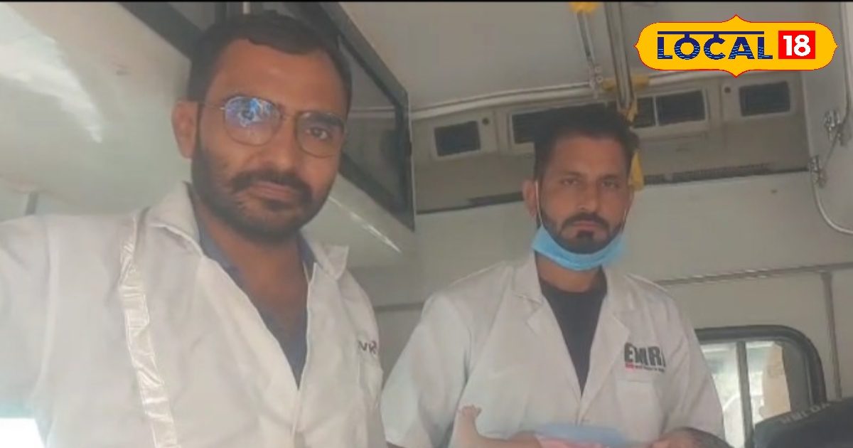 Emergency Delivery In Ambulance Ambulance Delivery Medical Emergency 
