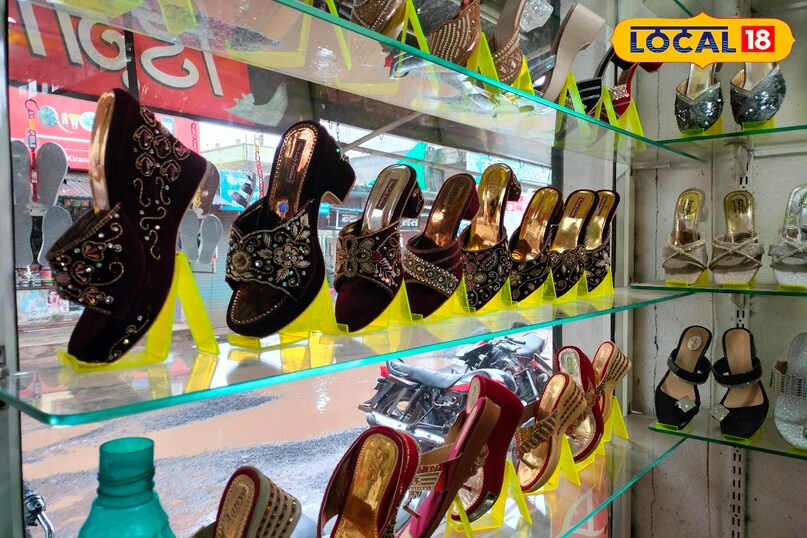 Khargone cosmetic market, महिलाओं के लिए खास मार्केट खरगोन, karwa chauth, local18, khargone letest news, Madhya Pradesh hindi news Khargone cosmetic market, महिलाओं के लिए खास मार्केट खरगोन, karwa chauth, local18, khargone letest news, Madhya Pradesh hindi news