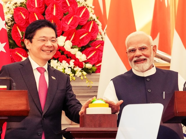 ग्रीन कॉरिडोर से लेकर AI तक… सिंगापुर के साथ भारत का इंडो-पैसिफिक में पावर गेम ग्रीन कॉरिडोर से लेकर AI तक… सिंगापुर के साथ भारत का इंडो-पैसिफिक में पावर गेम