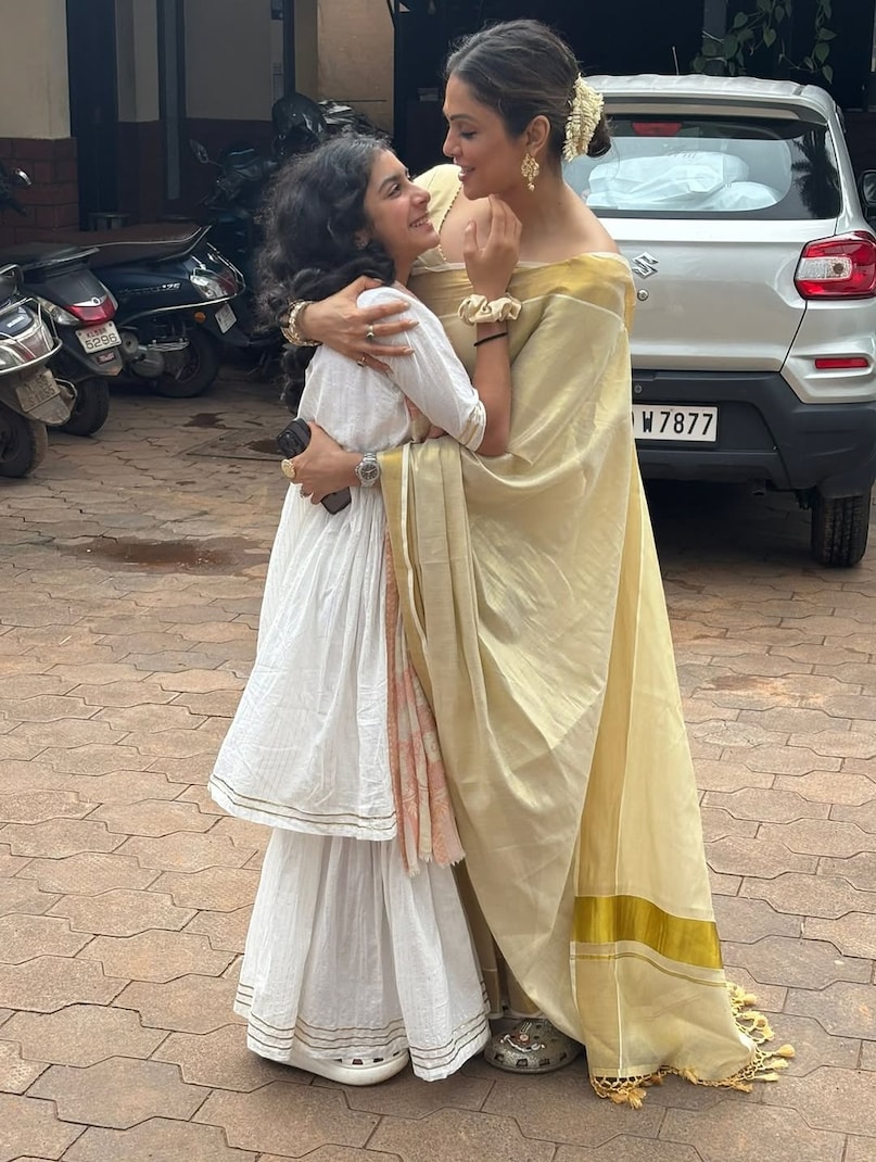 Isha Koppikar, Isha Koppikar film, Isha Koppikar news, Isha Koppikar birthday, ईशा कोप्पिकर, ईशा कोप्पिकर फिल्म, ईशा कोप्पिकर न्यूज, ईशा कोप्पिकर बर्थडे