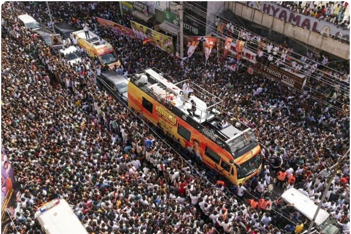 अचानक बिजली गुल फंस गए हजारों लोग और करूर में कैसे मची भगदड़ इनसाइड स्टोरी
