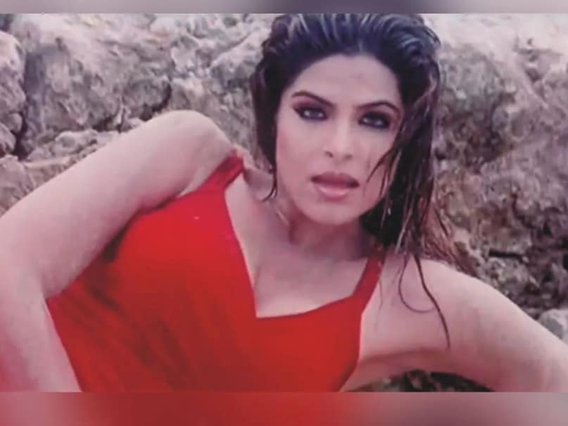 rajesh khanna, rajesh khanna laila khan, Rajesh Khanna gave lots of intimate scenes with 28 years younger actress, laila khan murder, laila khan, wafaa, laila khan murder case, rajesh khanna co-star murder, Laila Khan murdered her with siblings ruthlessly, राजेश खन्ना , राजेश खन्ना साल छोटी एक्ट्रेस के साथ दिए थे इंटिमेट सीन्स, लैला खान, लैला खान की फिल्म, लैला खान का कैसे हुआ कत्ल rajesh khanna, rajesh khanna laila khan, Rajesh Khanna gave lots of intimate scenes with 28 years younger actress, laila khan murder, laila khan, wafaa, laila khan murder case, rajesh khanna co-star murder, Laila Khan murdered her with siblings ruthlessly, राजेश खन्ना , राजेश खन्ना साल छोटी एक्ट्रेस के साथ दिए थे इंटिमेट सीन्स, लैला खान, लैला खान की फिल्म, लैला खान का कैसे हुआ कत्ल