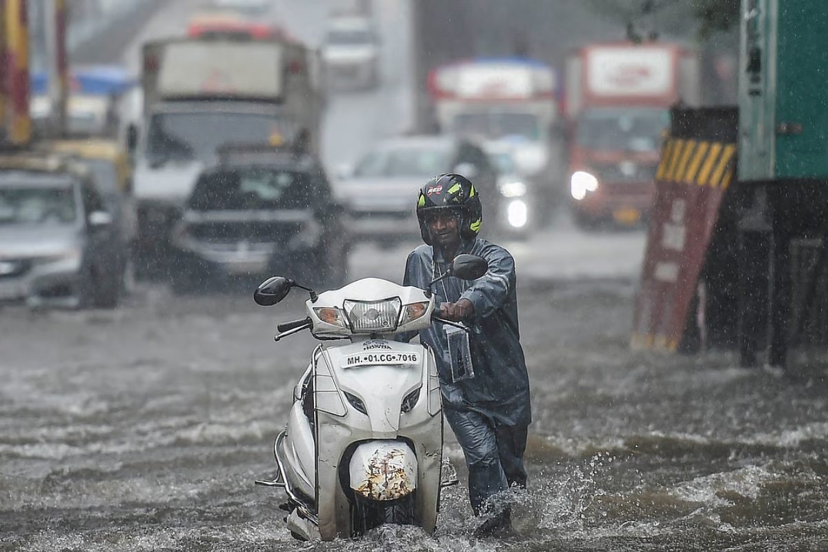 महाराष्ट्र में बारिश का कहर! एक दिन में तीन की मौत, 120 से ज्यादा लोग रेस्क्यू