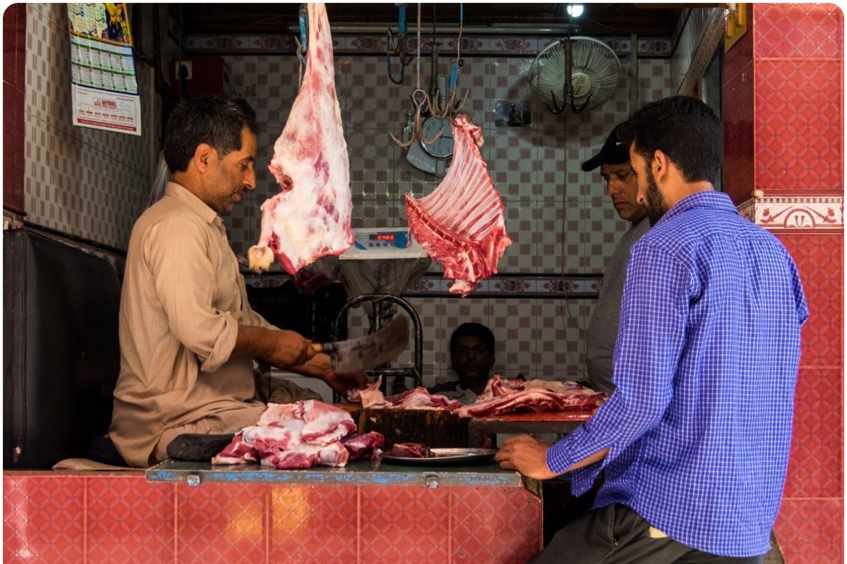 भारत में 74% लोग नॉन-वेज खाते हैं और 14% मुस्लिम हैं नफरत फैलाना बंद करें