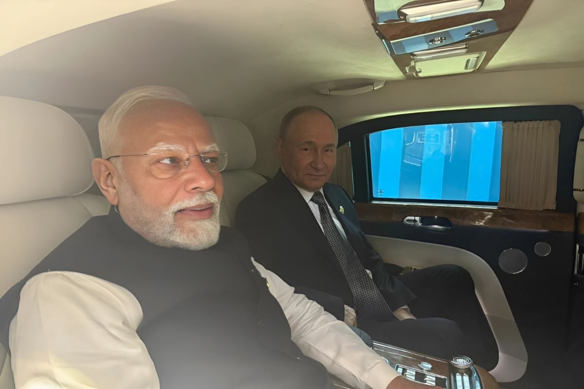 पीएम मोदी और पुतिन एक ही कार में सवार भारत-रूस की ये दोस्ती देख लें ट्रंप