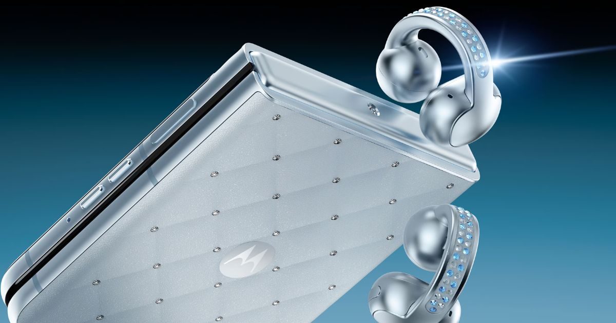 Tach – why motorola razr 60 swarovski edition moto buds loop comes with extra price than before first sale 11 september- 7 सितंबर से बिकने लगेगा Motorola का ये नया फ्लिप फोन और ईयरबड्स, लुक देक आप भी कहेंगे ‘Wow’