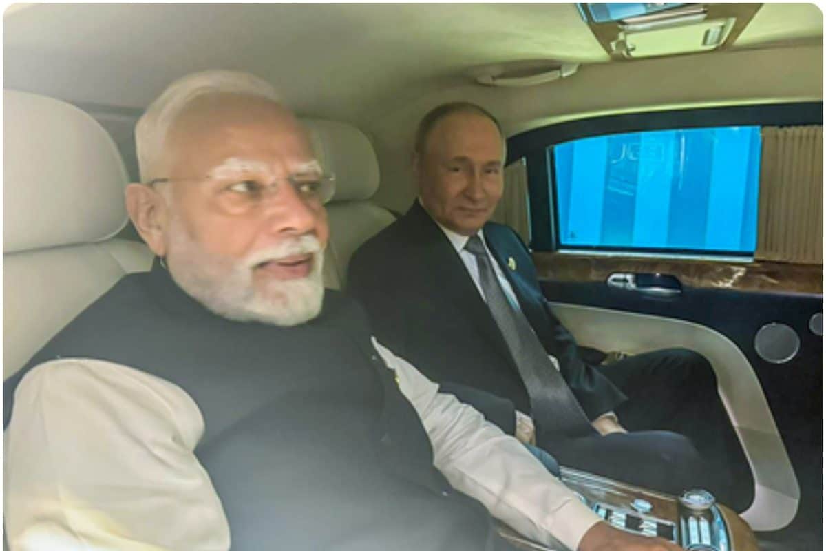 PM मोदी और पुतिन की वो तस्वीर जो चीन में सोशल मीडिया पर बटोर रही सुर्खियां