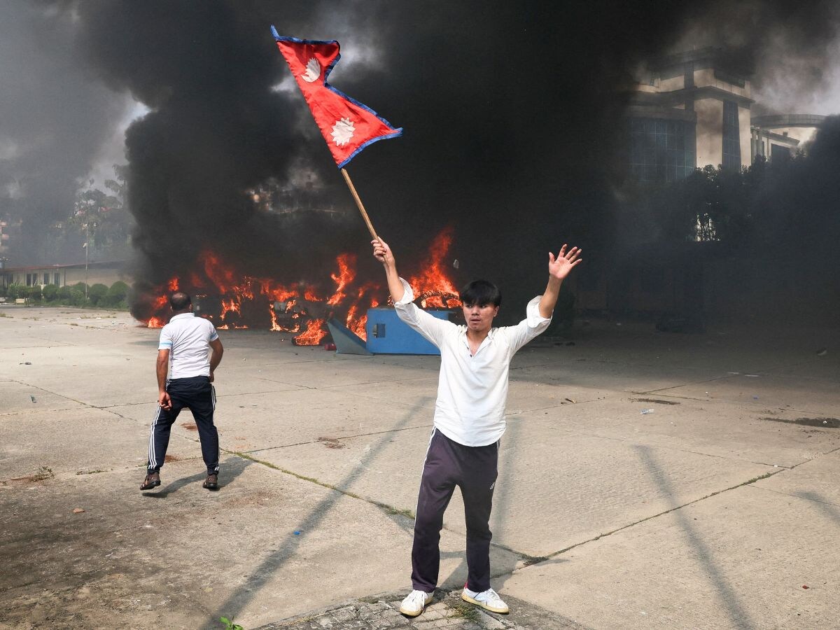 Nepal Gen Z Protest , Gen Z Protest , Gen Z Protest in Nepal , KP Sharma Oli , Nepal political crisis , Nepal protests , Nepal government , KP Sharma Oli , Gen Z protests Nepal, Nepal ka sankat, Bharat Nepal seema, Uttar Pradesh suraksha, Uttarakhand mein alert, Bihar ke zile, seema prabandhan, seema paar mudde, Nepal Political Crisis, India Nepal Border, Uttar Pradesh Security, Uttarakhand Alert, Bihar Border Districts, Border Management, Cross Border Issues, नेपाल राजनीतिक संकट, भारत नेपाल सीमा पर मंडराता संकट