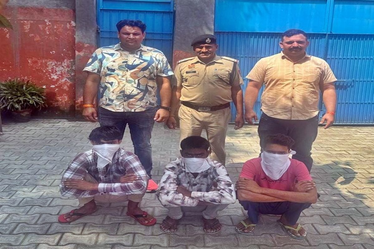 युवक की हत्या अब तक सात आरोपी गिरफ्तार खाना खाने के लिए घर जा रहा था अनिल