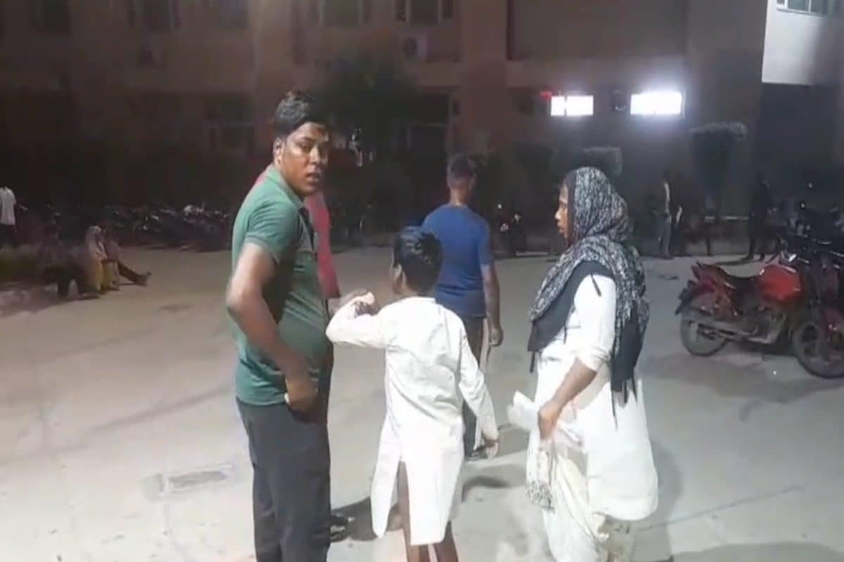 मस्जिद में मौलवी की करतूत सुन हिल जाएगे आप पुलिस ने दर्ज की FIR