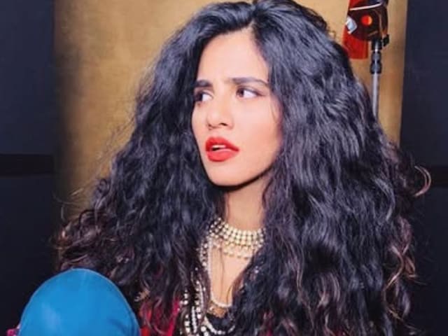 भूरे भालू के हमले का शिकार बनीं पाकिस्तानी सिंगर, बाल-बाल बचीं कुरतुलैन बलूच भूरे भालू के हमले का शिकार बनीं पाकिस्तानी सिंगर, बाल-बाल बचीं कुरतुलैन बलूच