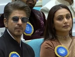 रानी-शाहरुख की दोस्ती का दिखा नया रंग, पहले पहनाया मेडल, फिर पल्लू उठाकर...
