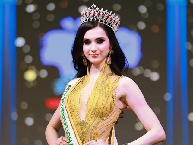 कौन हैं Miss India International 2025? क्राउन जीतकर भारत लौटीं रूश सिंधू