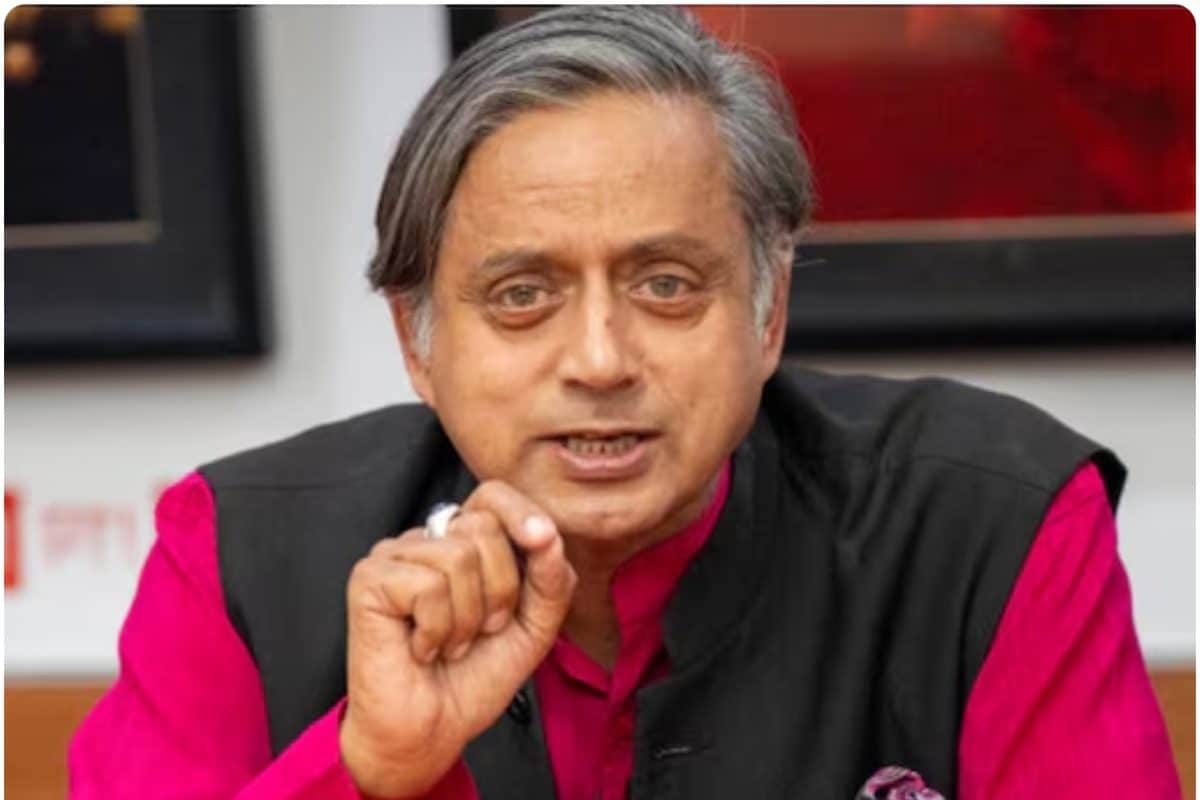 शशि थरूर की सोच देशहित में लेकिन कांग्रेस में उन्हें बोलने की आजादी नहीं