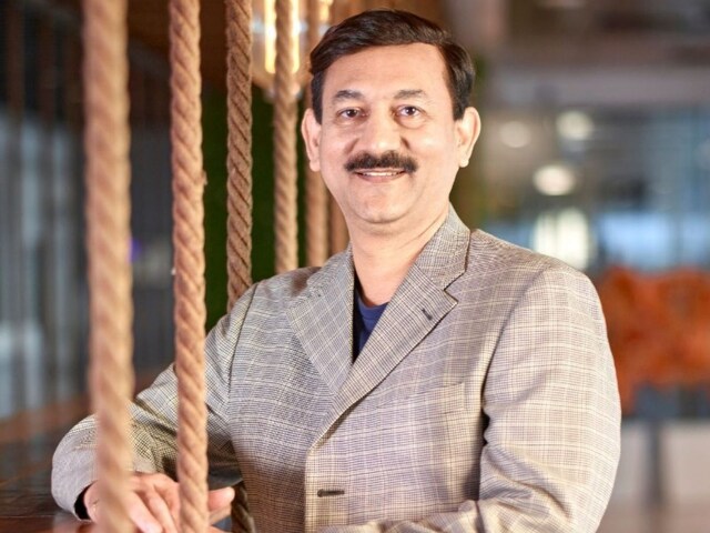 Passion on business background zero, Srikanth became the first billionaire of the year