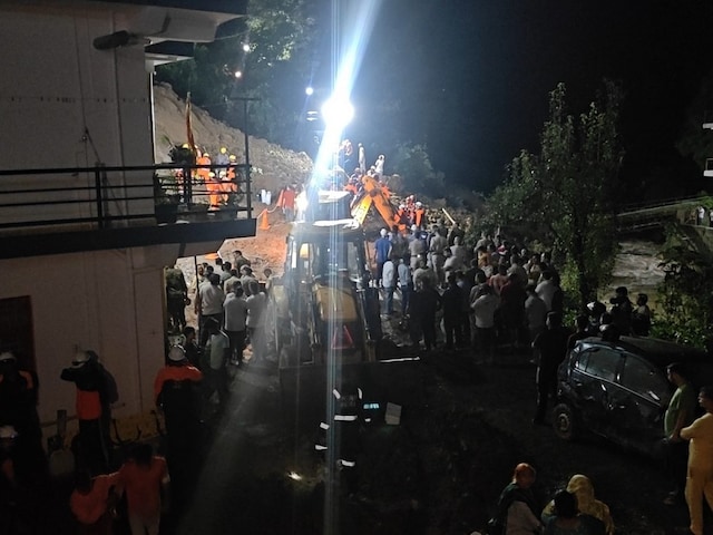 हिमाचल में टूटा कुदरत का कहर, भूस्खलन में मां-बेटे-बहू सहित सात लोगों की मौत हिमाचल में टूटा कुदरत का कहर, भूस्खलन में मां-बेटे-बहू सहित सात लोगों की मौत