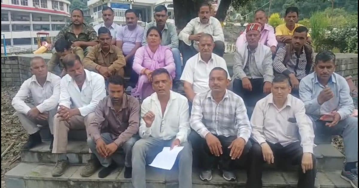 सुक्खू सरकार ने चौकीदारों का वेतन 25 रुपये बढ़ाए थे, अब उसे भी वापस मांग रही