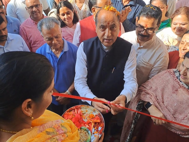 लेह में हिंसा मामले पर बरसे हिमाचल के पूर्व CM जयराम ठाकुर लेह में हिंसा मामले पर बरसे हिमाचल के पूर्व CM जयराम ठाकुर