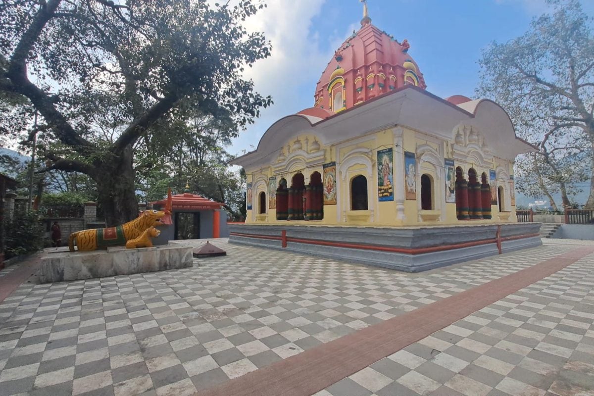 हिमाचल में 3 महादेवियों का वो इकलौता मंदिर जहां सामने से नहीं होते दर्शन