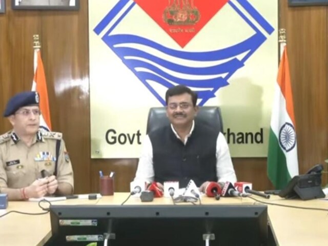 UKSSS पेपर लीक मामले में SIT करेगी जांच,हाईकोर्ट के रिटायर्ड जज करेंगे निगरानी UKSSS पेपर लीक मामले में SIT करेगी जांच,हाईकोर्ट के रिटायर्ड जज करेंगे निगरानी