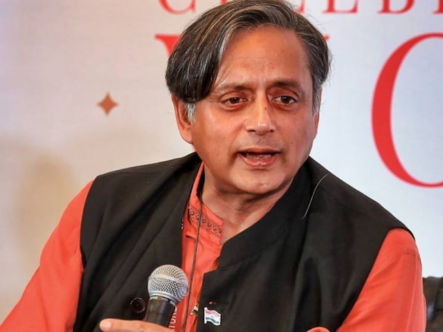 'हमें हाथ मिलाना...' एशिया कप में हैंडशेक विवाद पर शशि थरूर ने किसे दी नसीहत?