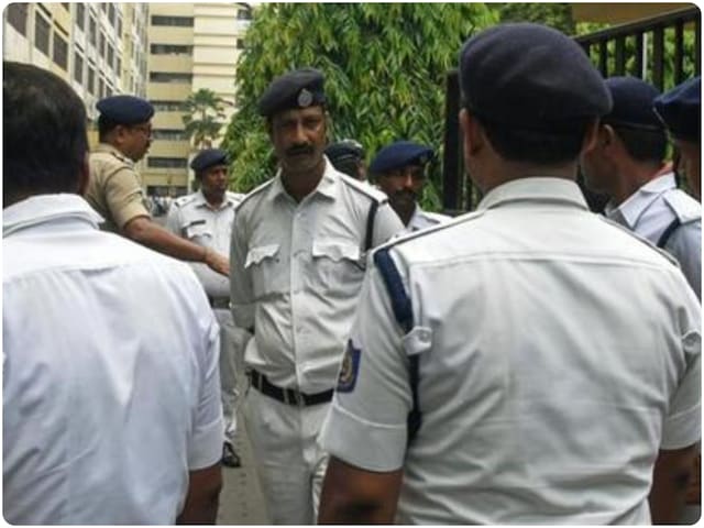तालाब में मिला बच्चे का शव, फिर अचानक गुस्साई भीड़ ने एक घर पर बोल दिया हमला