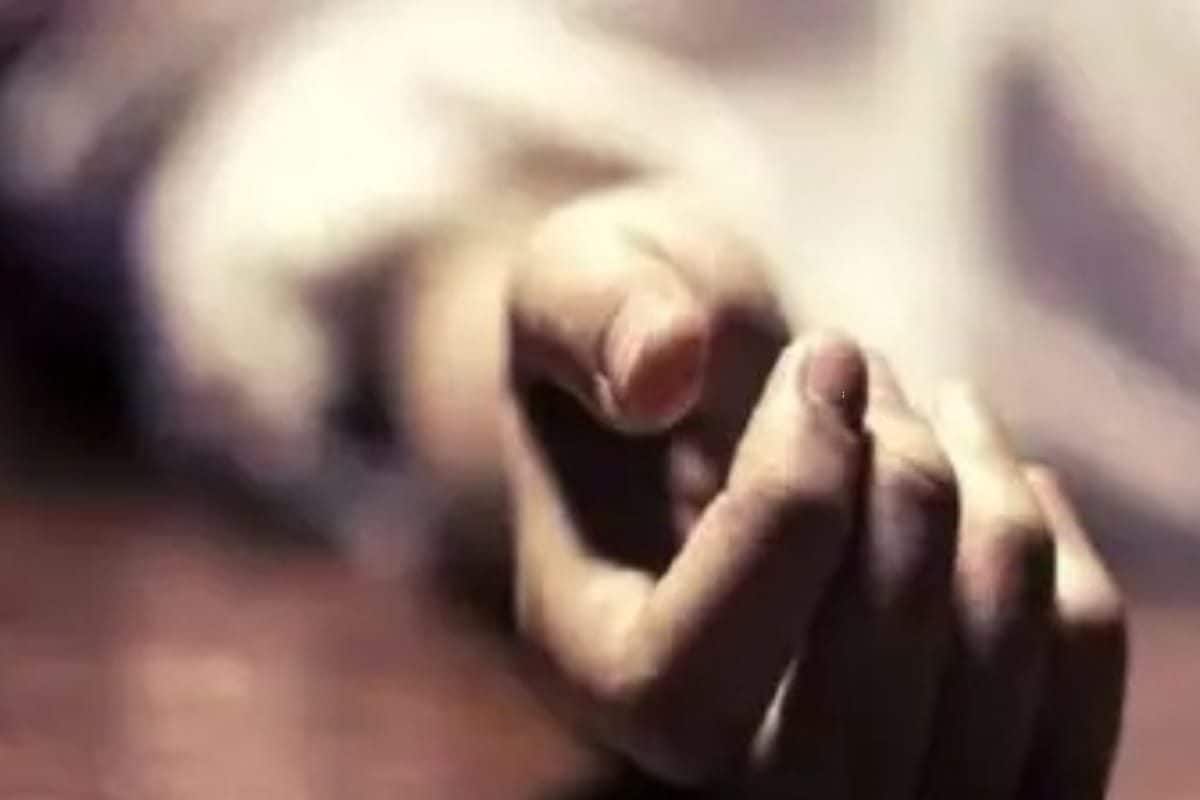 महाराष्ट्र में एक ही परिवार के 4 लोग मृत पाए गए, सामूहिक आत्महत्या का संदेह