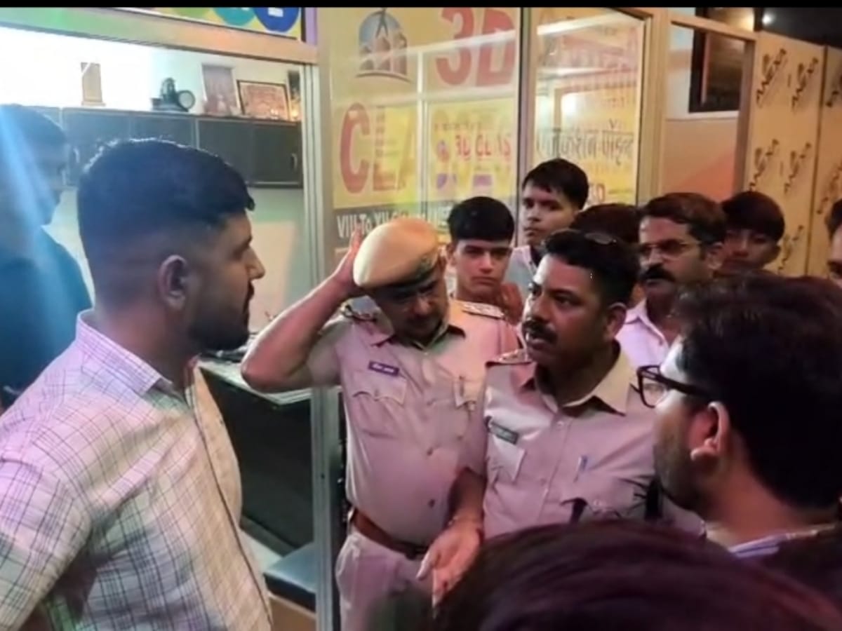 टोंक में कोचिंग सेंटर पर बवाल! नाबालिग छात्रा को धमकाते रहे 5 युवक, निकाह- धर्मांतरण की धमकी, विरोध पर तोड़फोड़ - Rajasthan News