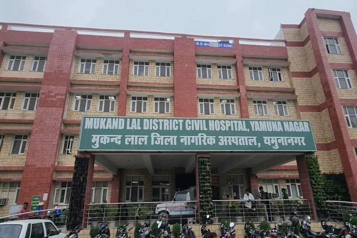 ‘तेरे साथ सेक्स करना है’ CMO ने महिला डॉक्टर से की गंदी बात सुबूत सौंपे