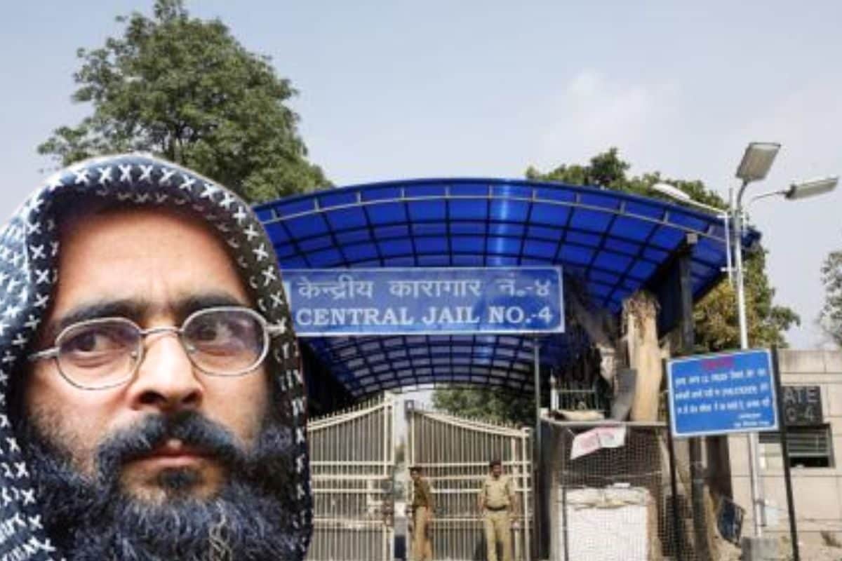 तिहाड़ जेल से अफजल गुरु और मकबूल बट्ट की कब्र हटाई जाए हाईकोर्ट में याच‍िका