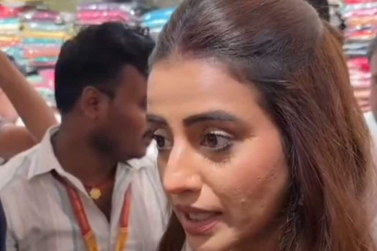 पवन सिंह से तकरार मगर ज्योति से प्यार चौंका रहा अक्षरा सिंह का बदला अंदाज !
