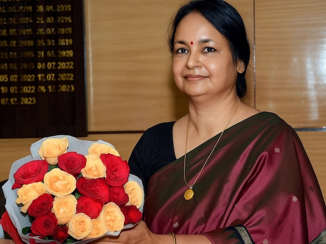 अलका तिवारी के बाद कौन होंगे झारखंड के मुख्य सचिव? रेस में तीन IAS अफसर के नाम अलका तिवारी के बाद कौन होंगे झारखंड के मुख्य सचिव? रेस में तीन IAS अफसर के नाम