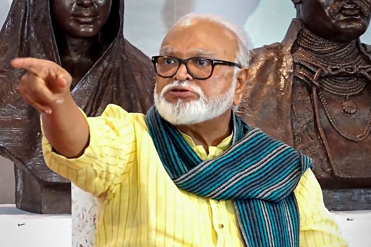 मराठा आरक्षण: देवेंद्र फडणवीस सरकार दो फाड़, दिग्गज OBC नेता ने की बगावत!