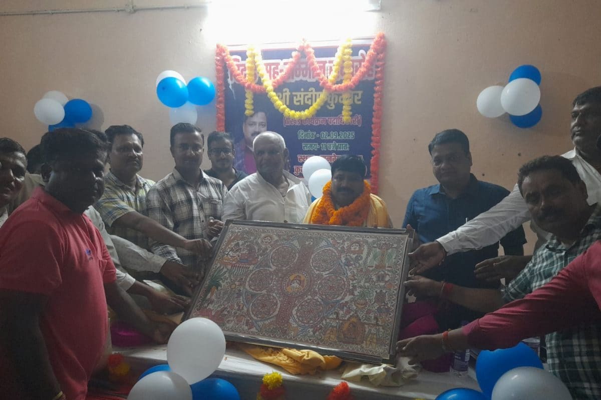 पहले मांस-मुर्गे का दौर, फिर बोतलें खुलीं... सरकारी कार्यालय में शराब पार्टी