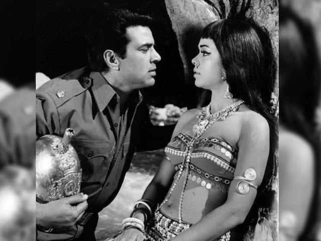 मुमताज-जीनत अमान की गुरु थी ये हीरोइन, धर्मेंद्र पर हुई थीं फिदा मुमताज-जीनत अमान की गुरु थी ये हीरोइन, धर्मेंद्र पर हुई थीं फिदा