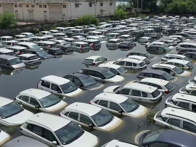  ग्रेंड विटारा, ब्रेजा और...बाढ़ से स्टॉकयार्ड में डूब गईं 300 कारें