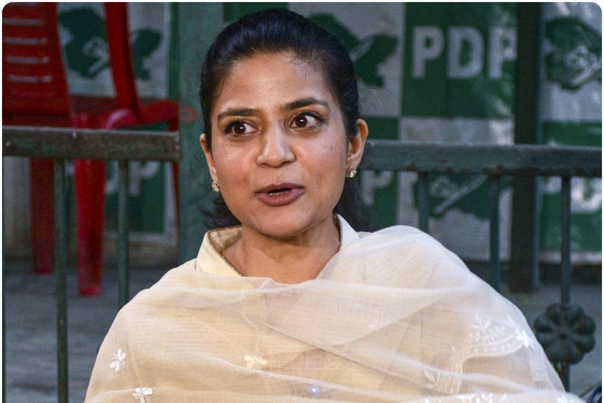 बाबरी मस्जिद गिराने वाले हमें टॉलरेंस का पाठ पढ़ाएंगे इल्तिजा के बयान पर बहस