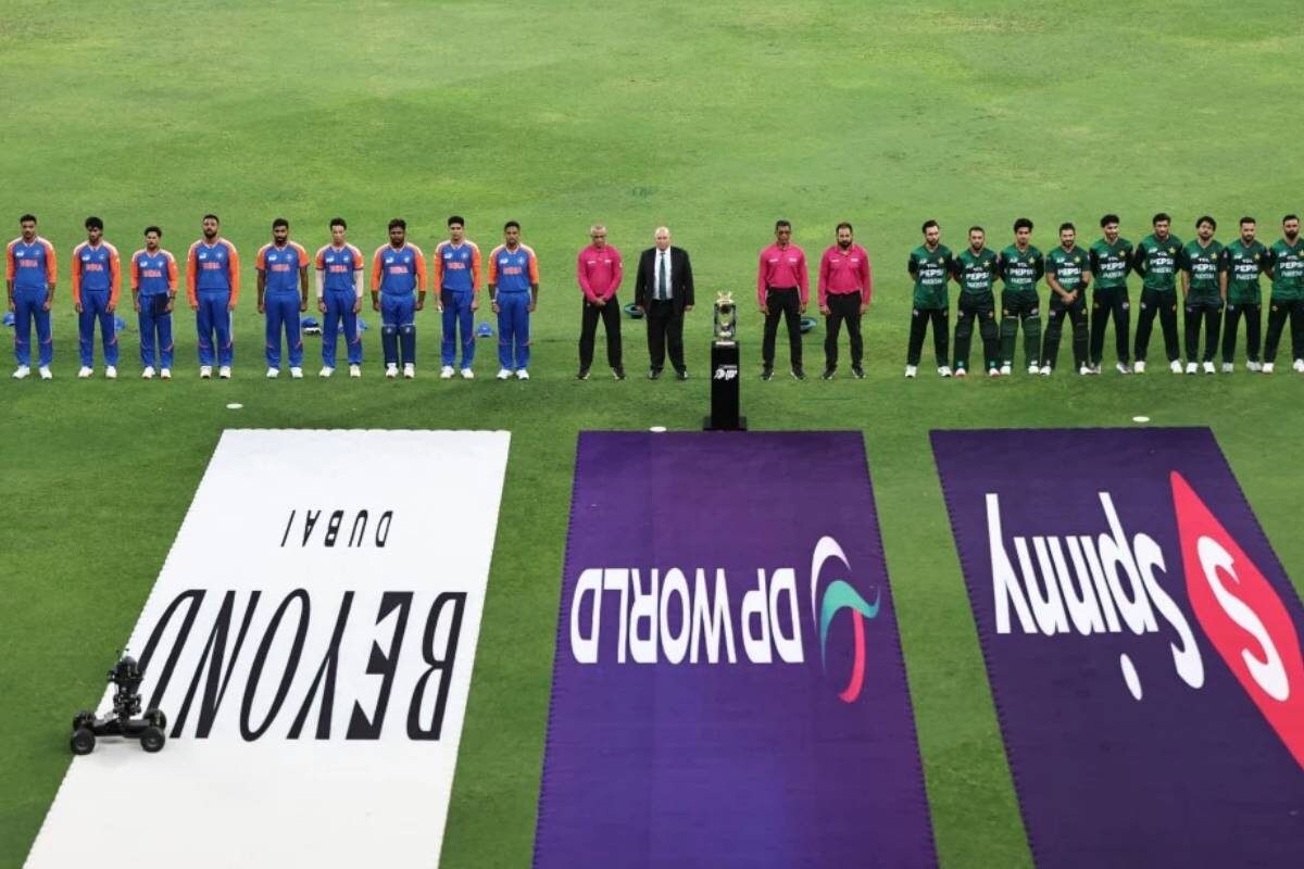 पाक राष्‍ट्रगान की जगह बजा 'जलेबी बेबी' गाना, दुनिया के सामने गजब की बेइज्‍जती