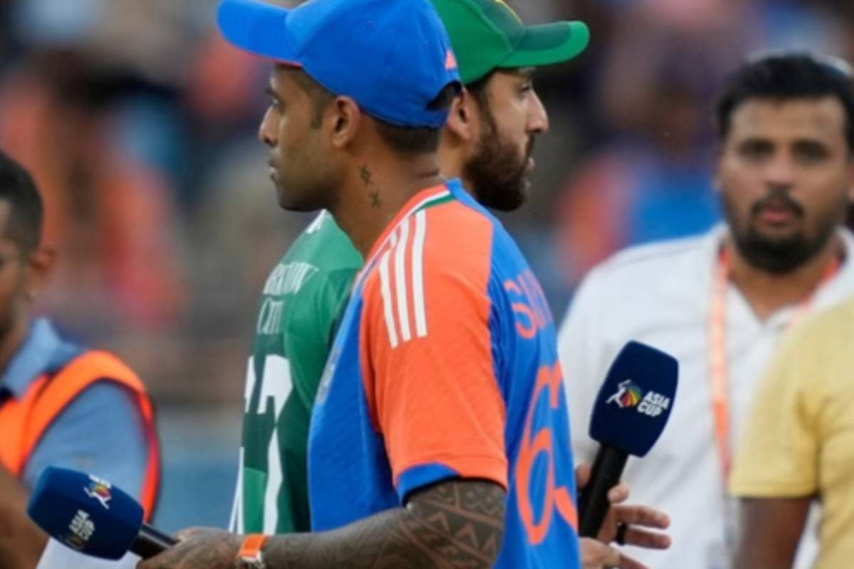 IND-PAK टॉस ड्रामा: सूर्या ने नहीं मिलाया हाथ, सलमान मुंह छुपाकर लौटे