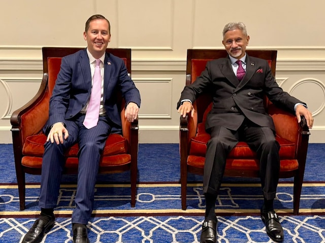 Jaishankar will be agreed on the ongoing diplomatic masterstroke, visa-tariff? Jaishankar will be agreed on the ongoing diplomatic masterstroke, visa-tariff?