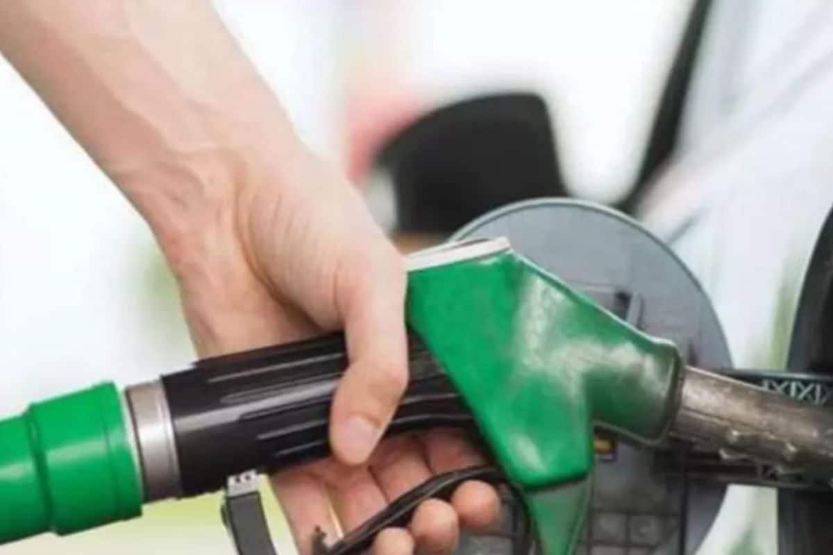 पटना में 88 पैसे सस्ता हो गया पेट्रोल यूपी में भी गिरे दाम देखें ताजा रेट